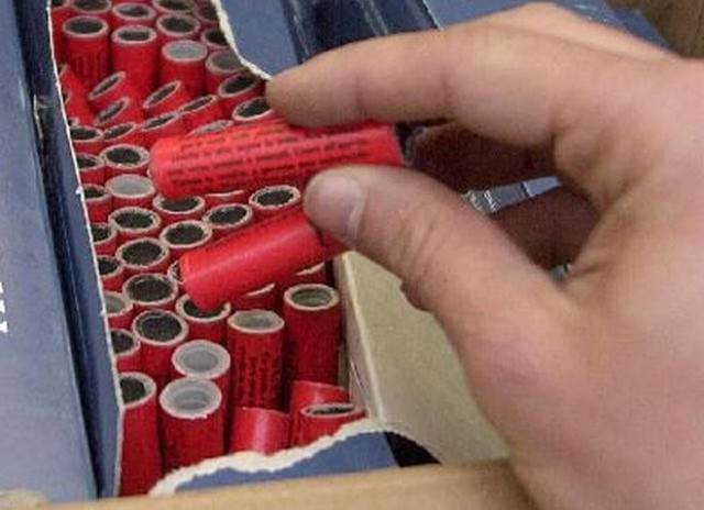 Αστυνομικό «σαφάρι» για κροτίδες και βεγγαλικά