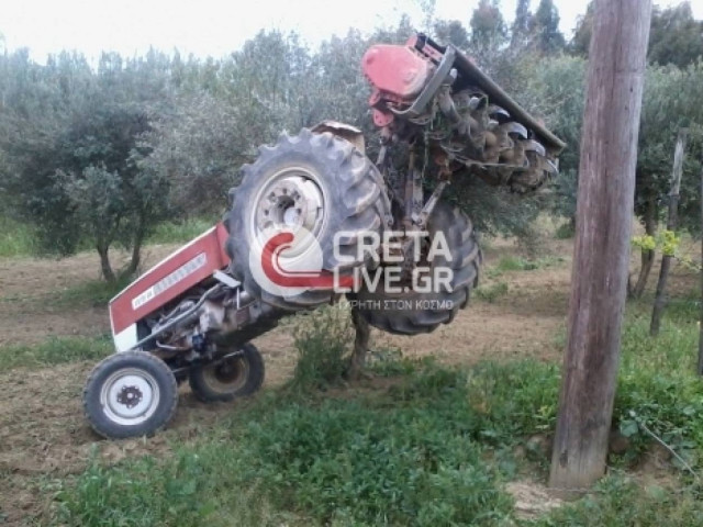 Το τρακτέρ κρεμάστηκε στον στύλο της ΔΕΗ!