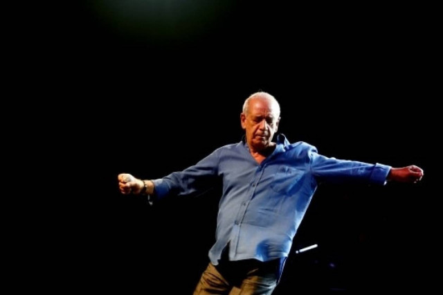 Δημήτρης Μητροπάνος: Δύο χρόνια χωρίς τον άρχοντα του ζεϊμπέκικου!