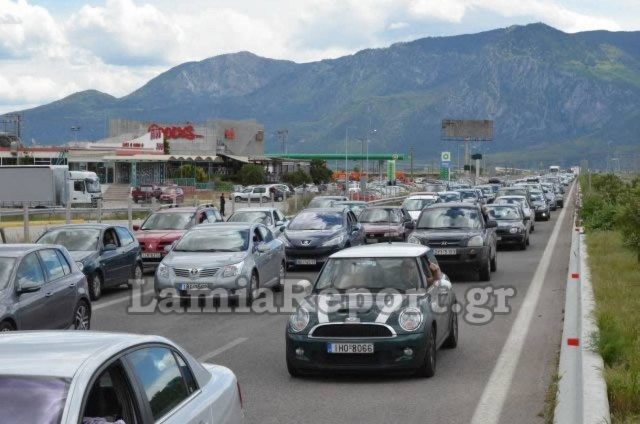 Ο «Γολγοθάς» των εκδρομέων του Πάσχα είναι έξω από τη Λαμία (pics+vid)