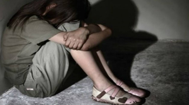 Κακοποίησε 7χρονη ενώ οι γονείς της έτρωγαν στην ταβέρνα του!