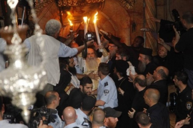 Στις 18:30 στο «Ελ. Βενιζέλος» το Άγιο Φως