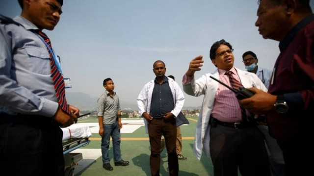 Νεπάλ: Συνεχίζονται οι έρευνες στο Έβερεστ