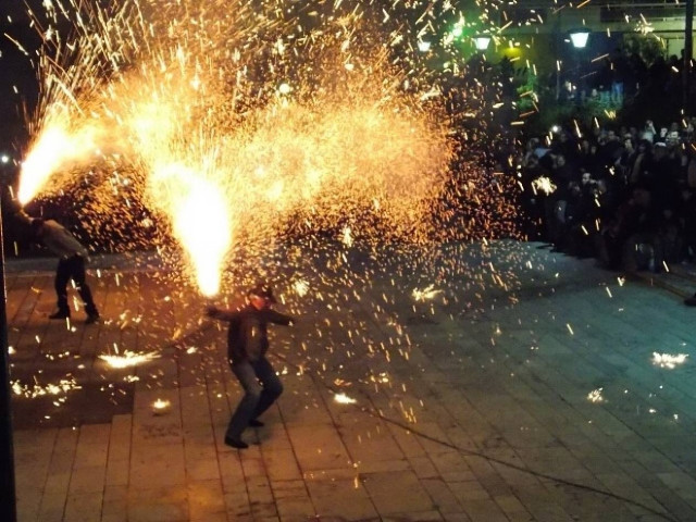 Αγρίνιο: Χαλκούνια υπό βροχή! (Pics)