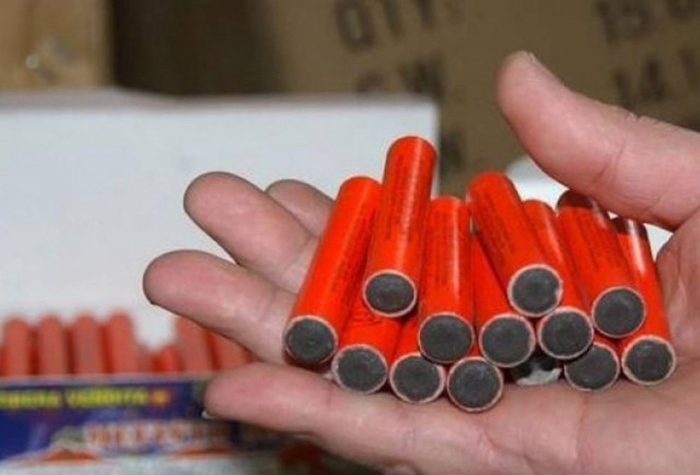 Τι να προσέξετε με τα βεγγαλικά και τις κροτίδες τις ημέρες του Πάσχα