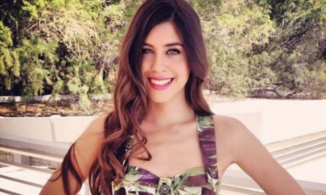Demy: «Οι φίλες μου με κορόιδευαν όταν έβαζα κορδέλες στα μαλλιά μου»