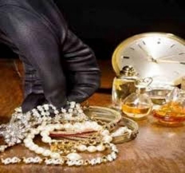 Κρήτη: Πασχαλινή διάρρηξη σε κατάστημα με ασημικά