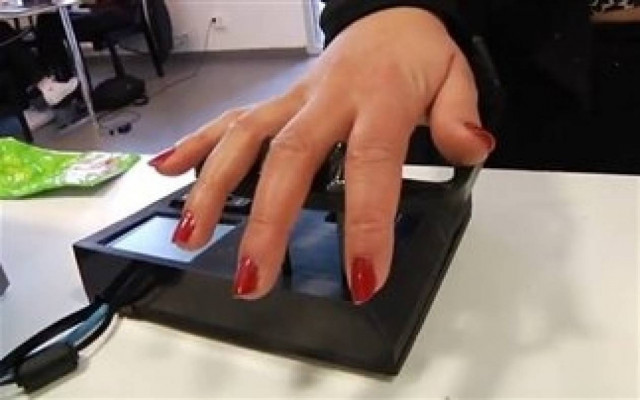 Βίντεο: Πληρώστε με... την παλάμη σας