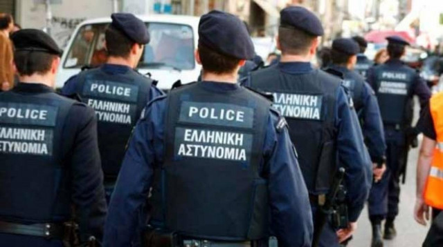Θεσσαλονίκη: Άνδρες των ΜΑΤ διδάσκουν ορθογραφία, ιστορία και έκθεση