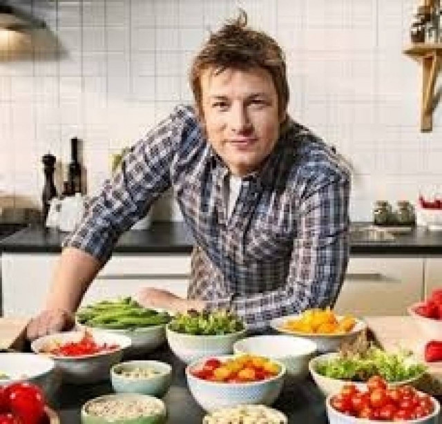 Ο Jamie Oliver μας δείχνει πώς θα φτιάξουμε dressing με 0% λιπαρά