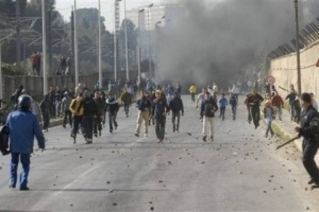 Αλγερία:Δεκάδες νεκροί σε συγκρούσεις ανάμεσα σε στρατό και ισλαμιστές