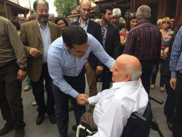 Ο Τσίπρας στηρίζει εκπρόσωπο των ΑμεΑ για την Ευρωβουλή