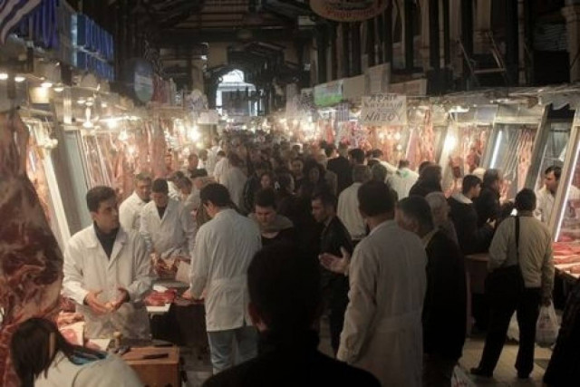 Αποκάλυψη: Απάτη οι πλούσιες κυρίες που μοιράζουν κρέας στην Βαρβάκειο