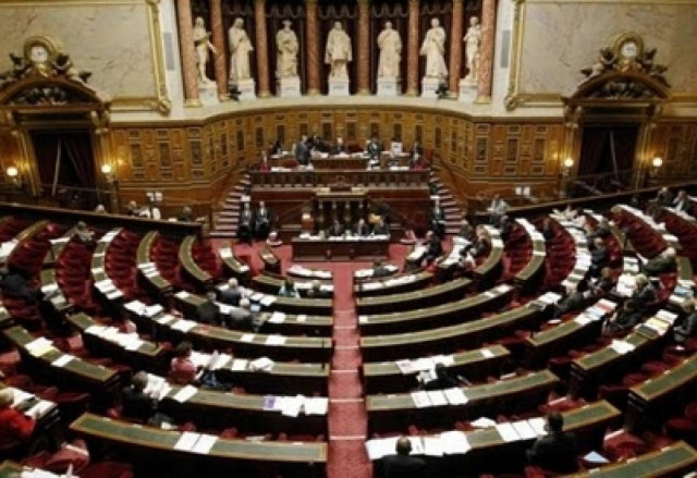 Εξαγόρασε ψήφους δίνοντας... κότες!