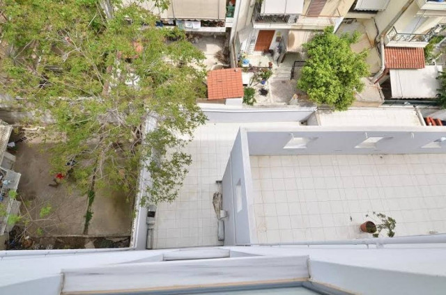 ΦΩΤΟΡΕΠΟΡΤΑΖ: Το σημείο όπου αυτοκτόνησε η γυναίκα στο Περιστέρι