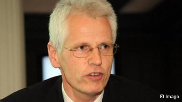 Γερμανός τραπεζίτης: «Να βοηθήσουμε την Ελλάδα με μείωση επιτοκίων»