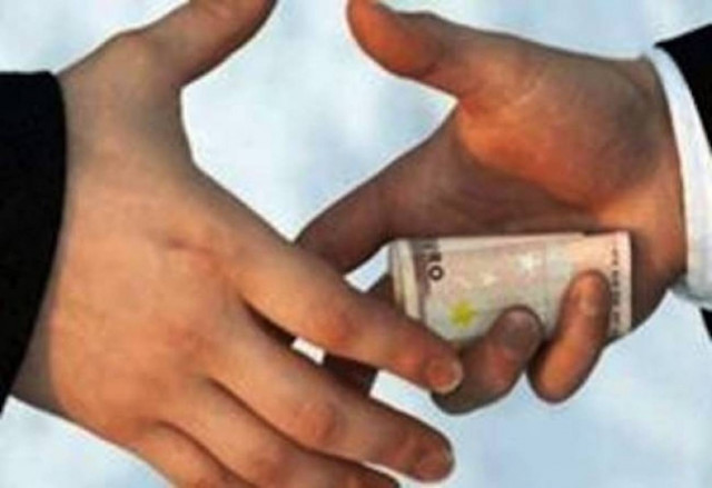 «Ζει» και «βασιλεύει» παγκοσμίως η παραοικονομία!