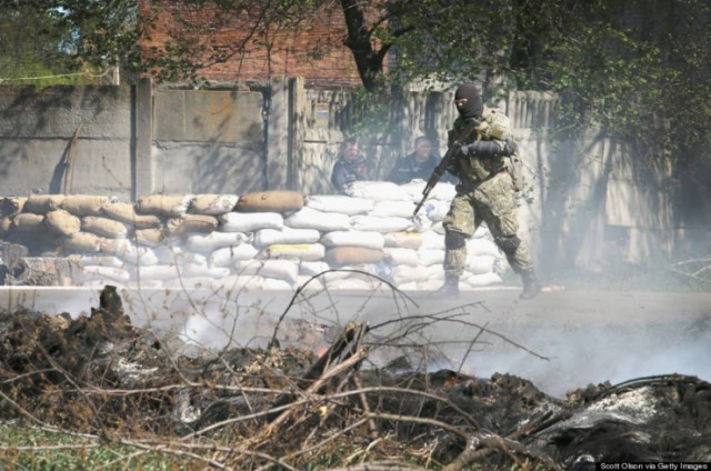 Σλαβιάνσκ: Δεν παραδίδουν τα όπλα τους οι φιλορώσοι αυτονομιστές