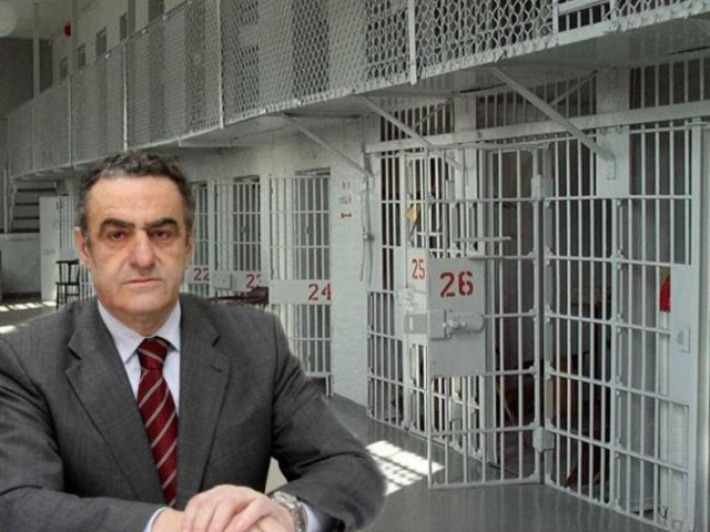 Free those sentenced to imprisonment up to five years