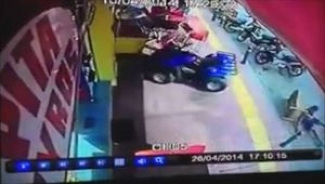 «Γουρούνα» εισβάλει σε καφετέρια στην Κρήτη