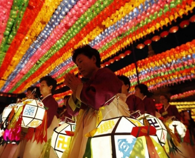 Προσευχήθηκαν για τα θύματα του ναυαγίου του Sewol