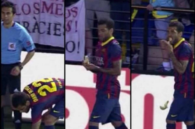 Μπαρτσελόνα: Ο Άλβες έφαγε την μπανάνα που του πέταξαν (video)