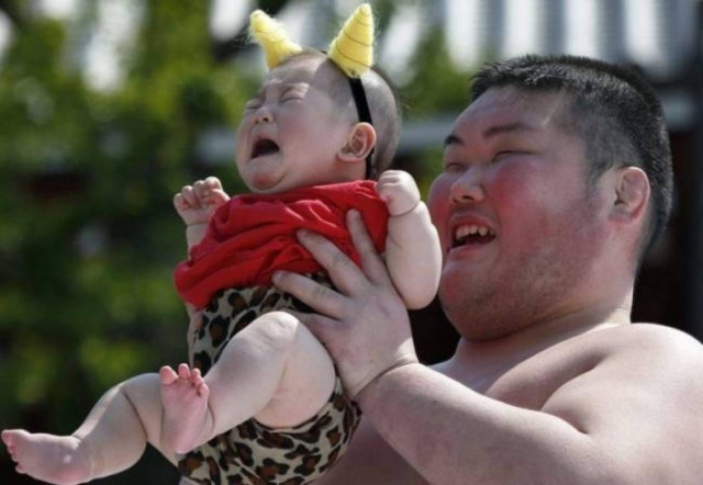 Japan: Crying baby contest