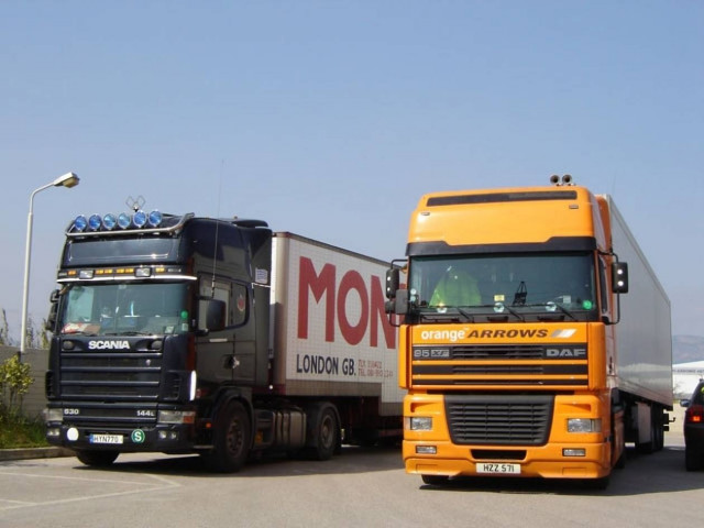 Πτολεμαΐδα: Πομπή από… νταλίκες για νεόνυμφους!