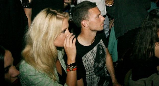 Μαγεύει η κυρία Μπεργκ με το μαγιώ της στην παραλία (pic)