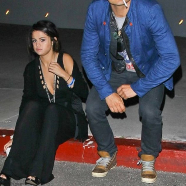 Tι τρέχει εδώ; H Selena Gomez σε έξοδο με διάσημο κύριο και...