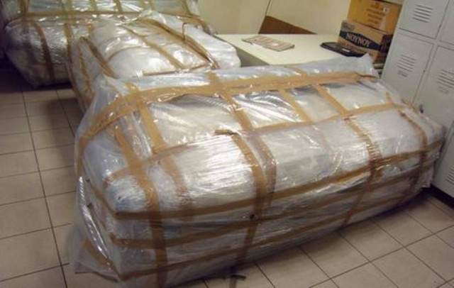 Καναπέδες με προορισμό την Γερμανία περιείχαν...(pics)