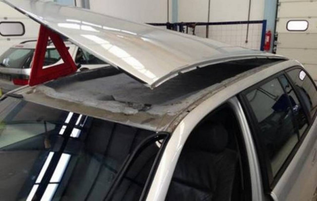 In the roof of a car was hidden...