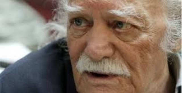 Με πλοίο και τρένο στις Βρυξέλλες ο Γλέζος