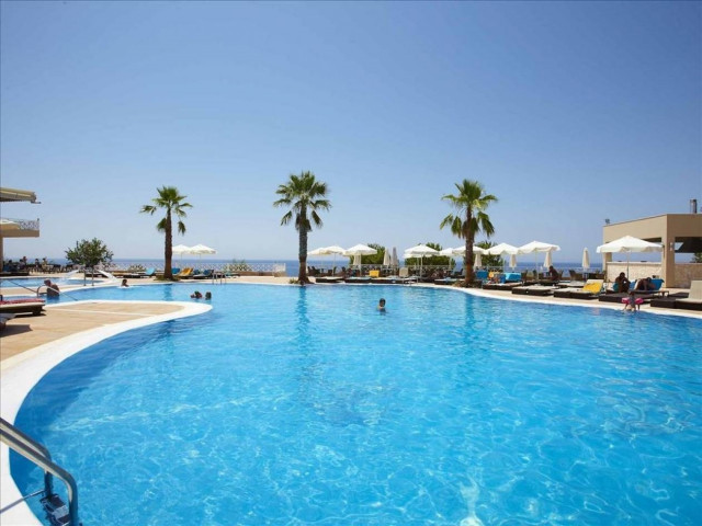 Χαλκιδική: Εγκαίνια στο πολυτελές ξενοδοχείο «Pomegranate»