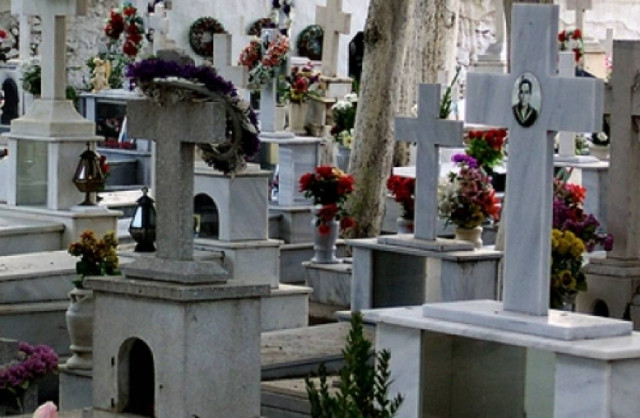 Διέρρηξαν το ίδιο νεκροταφείο για έκτη φορά!