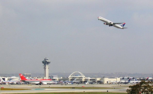 Σφάλμα σε υπολογιστή ελέγχου πτήσεων προκάλεσε χάος στο Λος Άντζελες