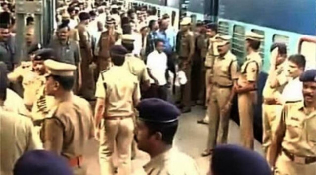 Ινδία: Βόμβα σε τρένο - Μια νεκρή και 14 τραυματίες