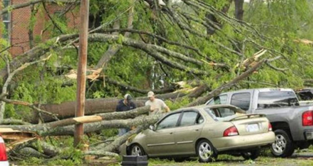 Severe storms struck the U.S. - The dead increasing