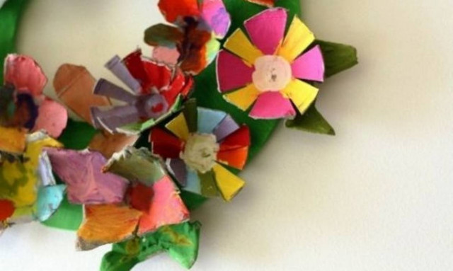 Φτιάξτε βήμα βήμα με το παιδί σας το πιο εύκολο πρωτομαγιάτικο στεφάνι