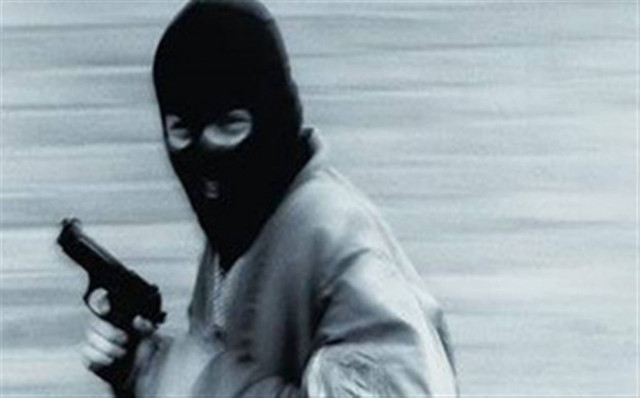 Ροδόπη: Τρεις κουκουλοφόροι λήστεψαν βενζινάδικο