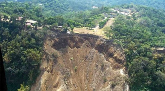 Αφγανιστάν: Χιλιάδες άνθρωποι αγνοούνται από τις κατολισθήσεις