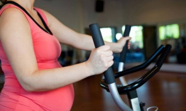 Εδιωξαν έγκυο γυναίκα από γυμναστήριο γιατί η κοιλιά της «κρεμόταν»