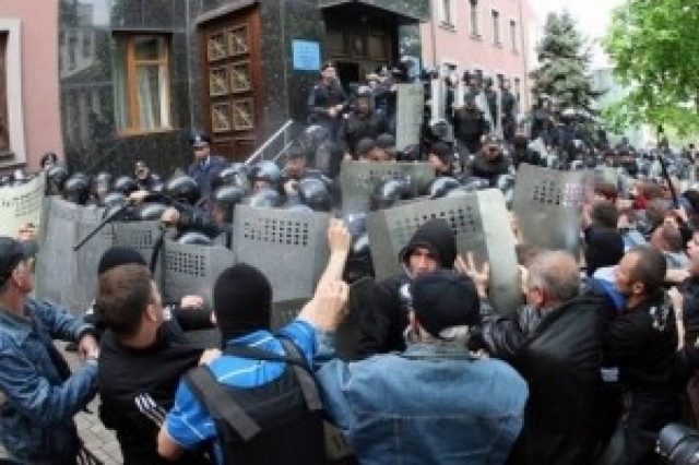 Ντονέτσκ: Αυτονομιστές κατέλαβαν σιδηροδρομικό σταθμό