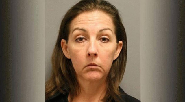 Έκανε σεξ με τον ανήλικο γιο της καλύτερής της φίλης!