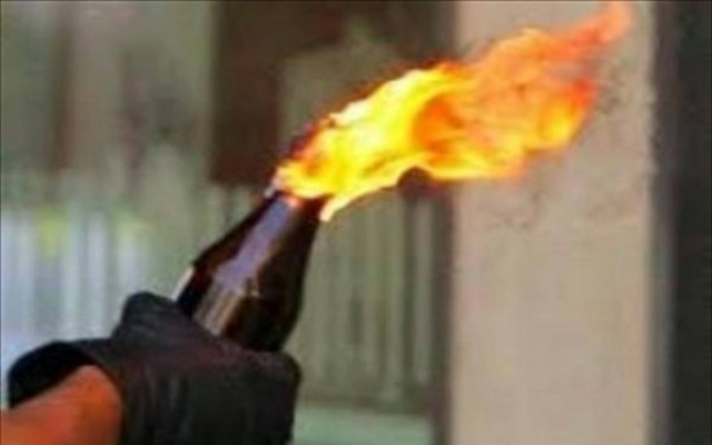 Θεσσαλονίκη: Βόμβα μολότοφ σε εκλογικό κέντρο του ΚΚΕ