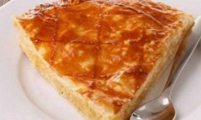 Συνταγή για την πιο νόστιμη κι εύκολη γιαουρτόπιτα!