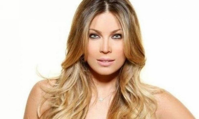 Η Μαριέττα Χρουσαλά χαλαρώνει στην παραλία! (Φωτό)