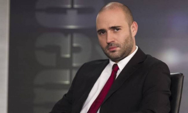 ΑΠΙΣΤΕΥΤΟ: Ο Μπογδάνος έβγαλε την Καραβάτου με σούζες από το στούντιο!