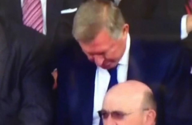 Ποιος θρυλικός προπονητής κοιμήθηκε κατά τη διάρκεια αγώνα; (βίντεο)