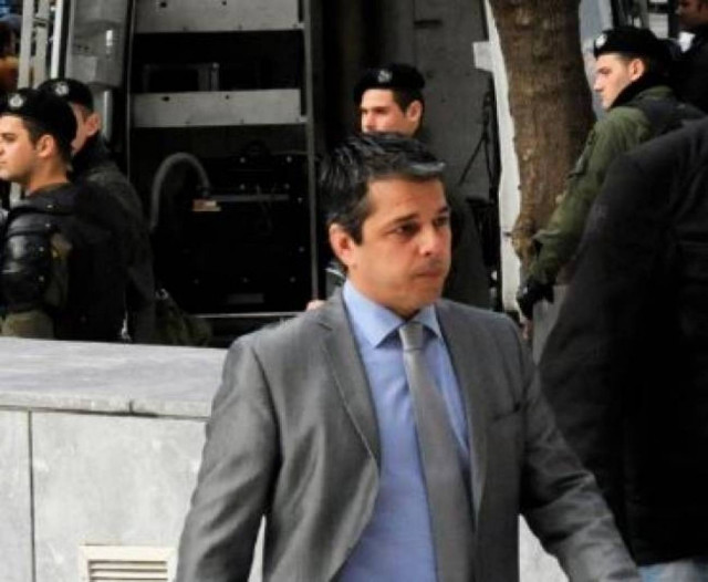 Άδεια για αυτοπρόσωπη παρουσία στη Βουλή στον Στ. Μπούκουρα